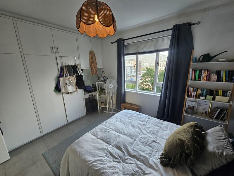 2 Bedroom Property for Sale in Sea Point Western Cape